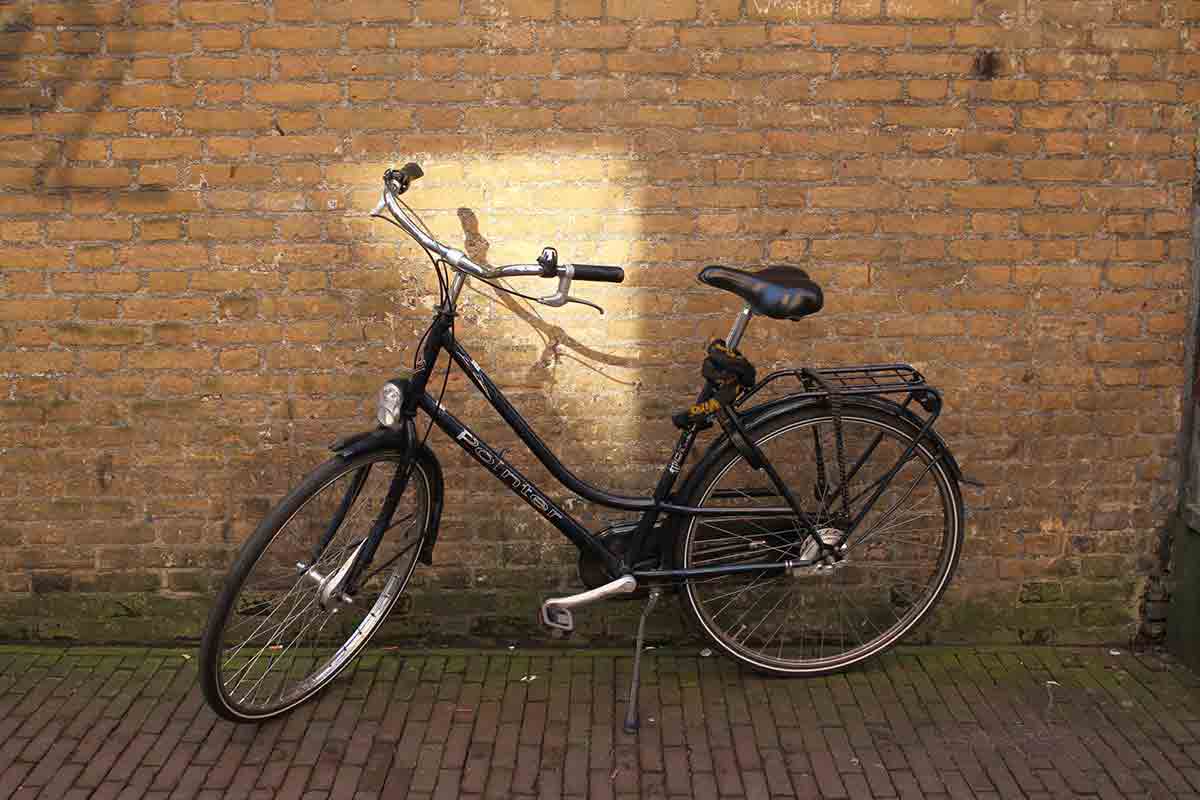 how to tighten a handbrake on a bike